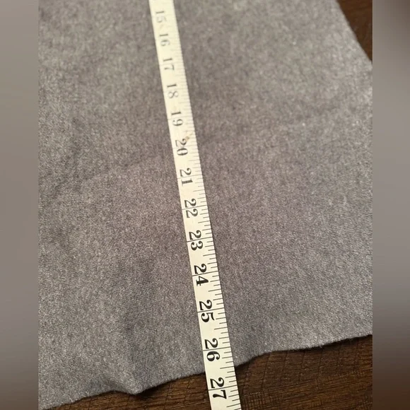 Tahari sweater - Picture 6 of 6